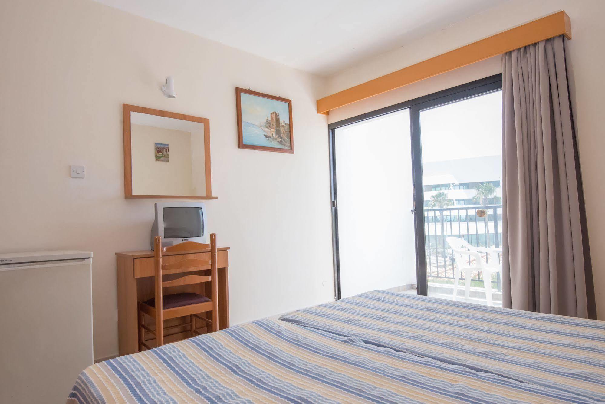 Kkaras Hotel 3 Star Agia Napa Buitenkant foto