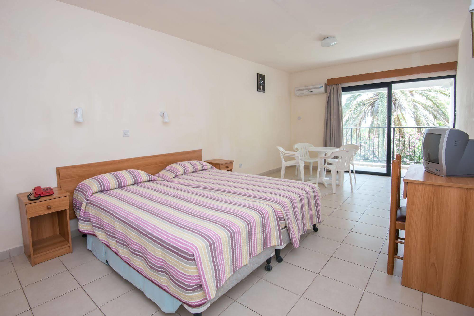 Kkaras Hotel 3 Star Agia Napa Buitenkant foto