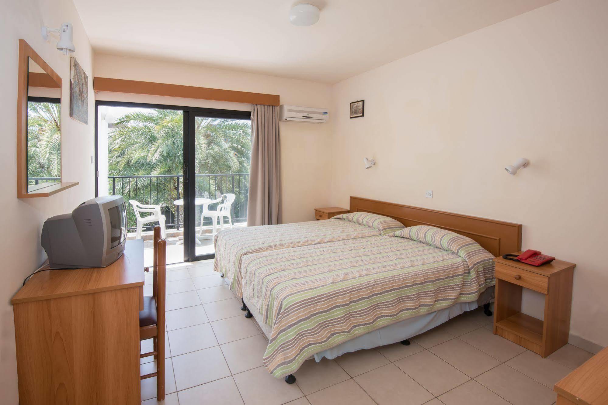 Kkaras Hotel 3 Star Agia Napa Buitenkant foto
